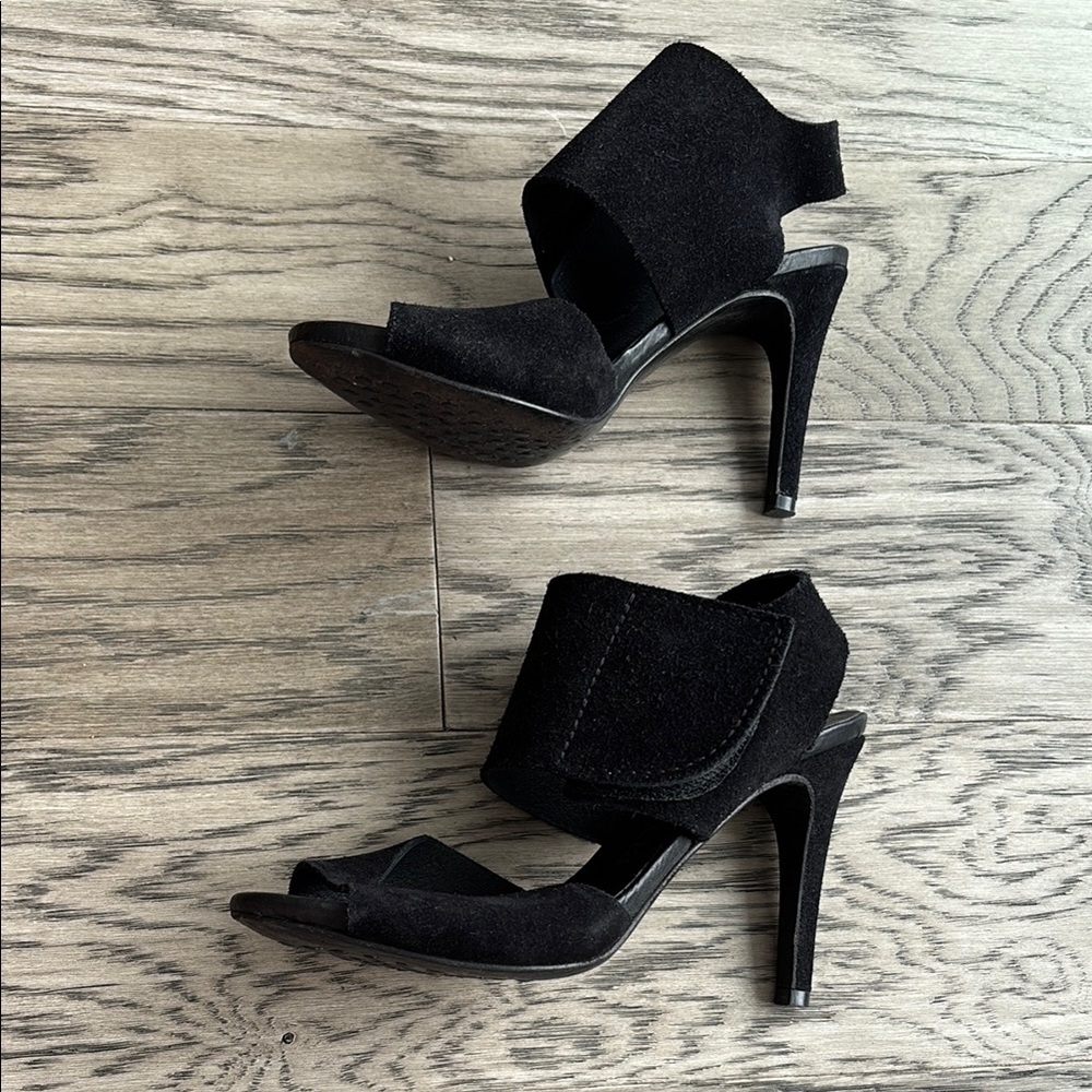 Pedro Garcia Black Sandals with Chunky Heel and Crisscross Straps - Picture 6 of 16